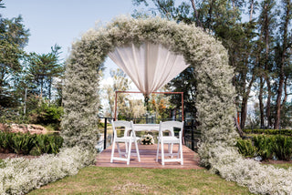 The Ultimate Guide to "Cloud Dancer" Wedding Trends!