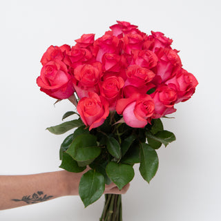 Jet Set Roses Pink roses - fresh-cut roses by Bloomingmore - ideal for weddings and floral events