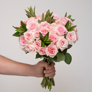 Luxe Blossom Bouquet - Pink Pink flowers - fresh-cut flowers by Bloomingmore - ideal for weddings and floral events