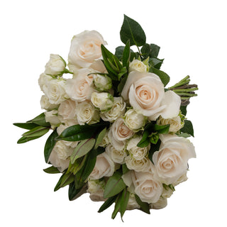 Luxe Blossom Bouquet White flowers - fresh-cut flowers by Bloomingmore - ideal for weddings and floral events