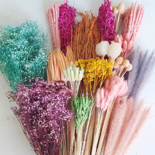 Monochromatic Box Pastel Mix Green flowers - fresh-cut flowers by Bloomingmore - ideal for weddings and floral events