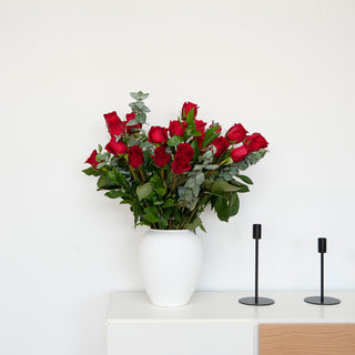Black Magic Roses Red roses - fresh-cut roses by Bloomingmore - ideal for weddings and floral events