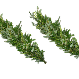 Very Merry Garland Green flowers - fresh-cut flowers by Bloomingmore - perfect for gifting or decoration