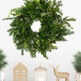 Very Merry Wreath Green flowers - fresh-cut flowers by Bloomingmore - perfect for gifting or decoration